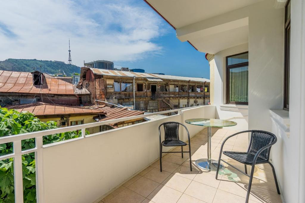 Imperial House 3*