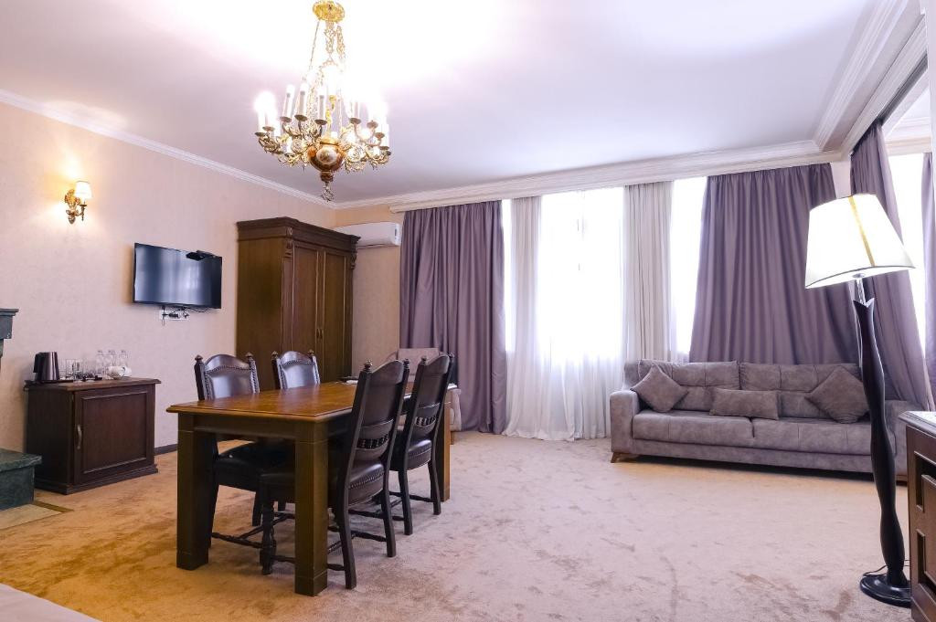 Imperial House 3*