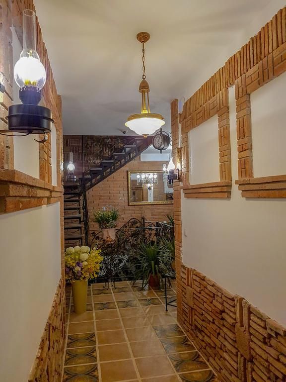 Janashia Hotel 4*