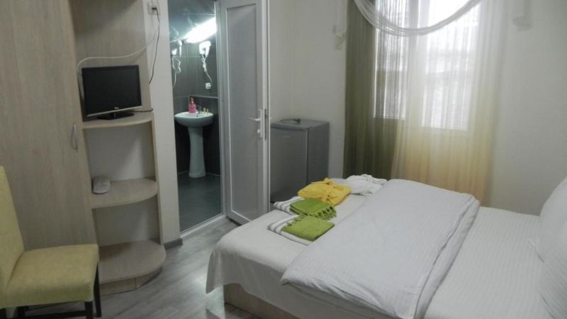 Leon Hotel 2*