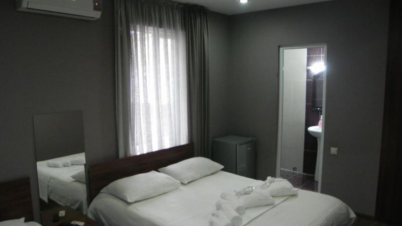 Leon Hotel 2*