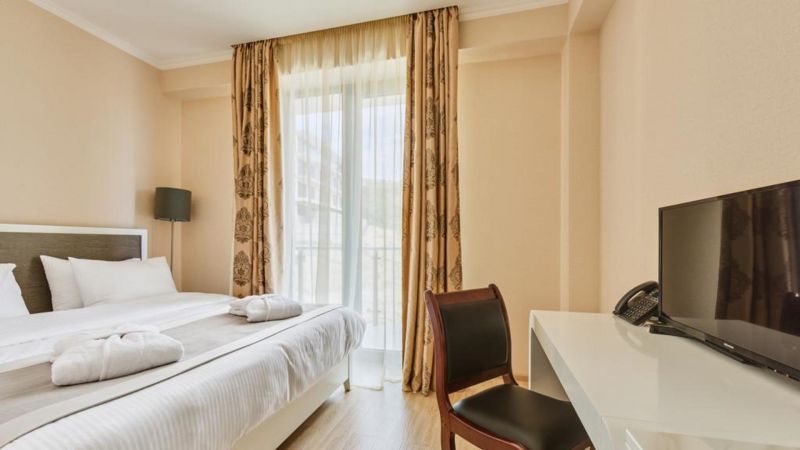 Lisi Hills Hotel 4*