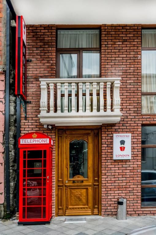 London Hotel 4*