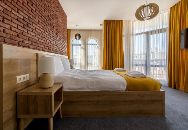 London Hotel 4*