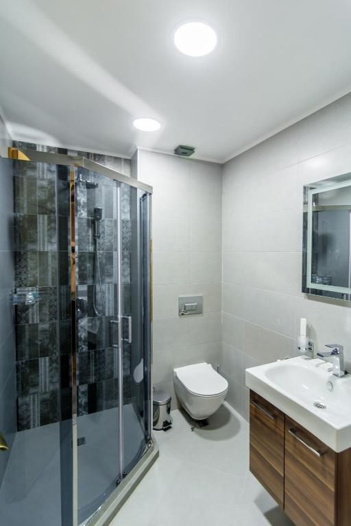 London Hotel 4*