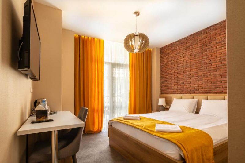 London Hotel 4*
