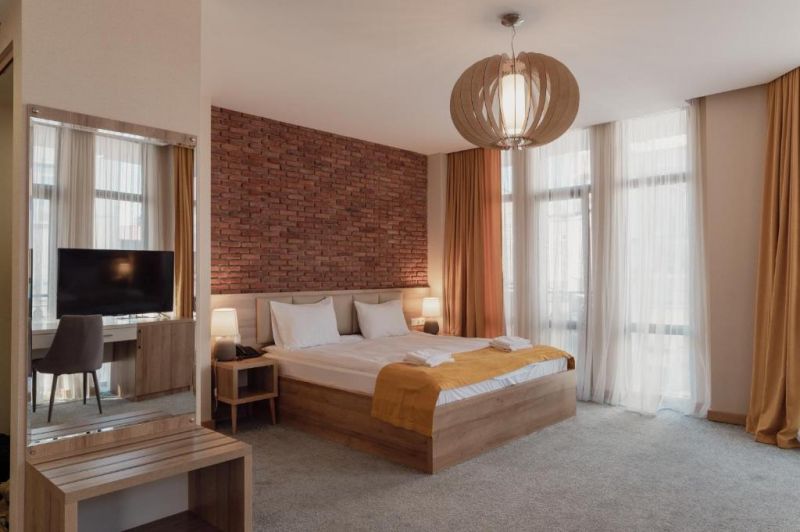 London Hotel 4*