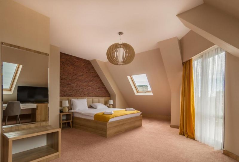 London Hotel 4*