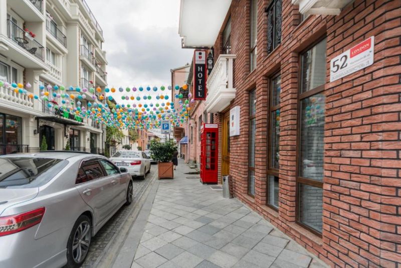 London Hotel 4*