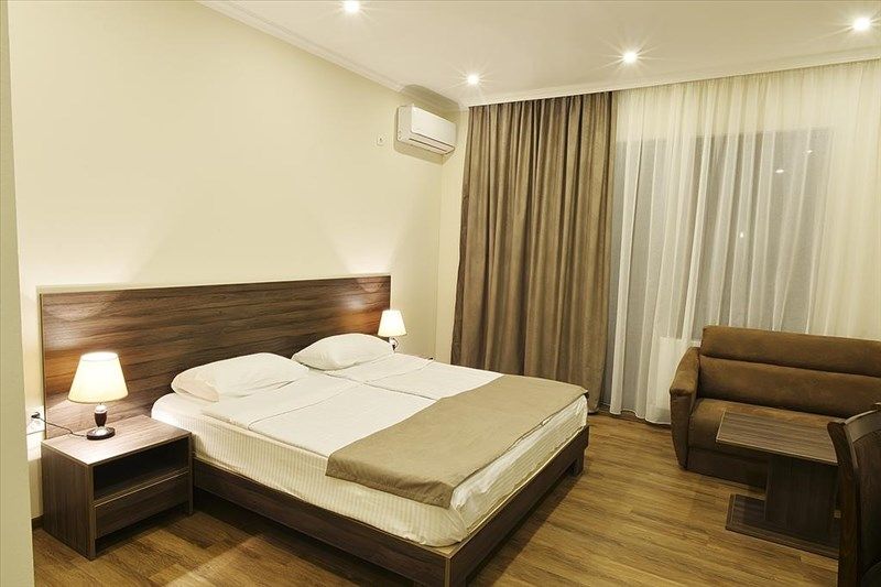 Mgk Hotel 3*