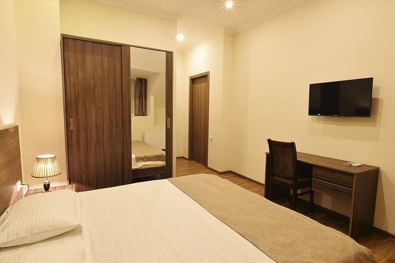 Mgk Hotel 3*