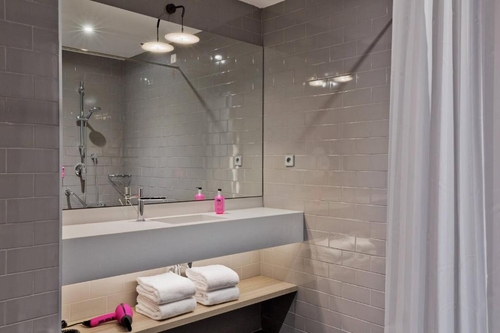 Moxy Tbilisi By Marriott 4*