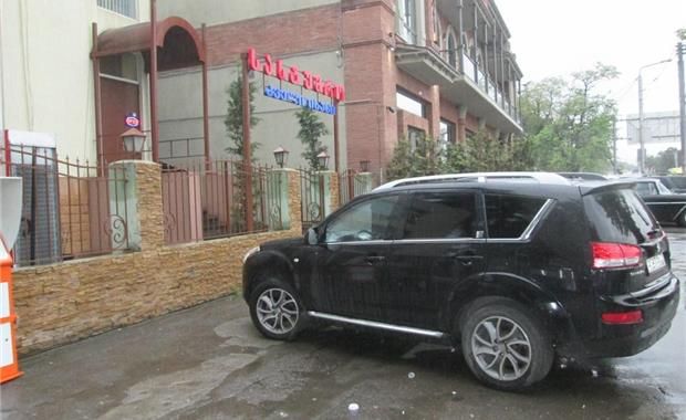 Old Isani Hotel 3*
