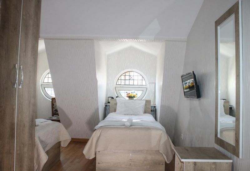 Residence Hill 4*