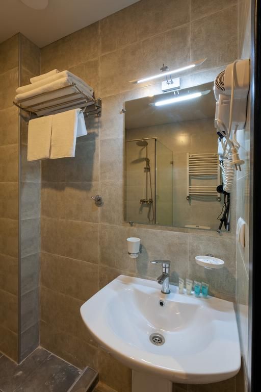 Solomon Hotel 4*