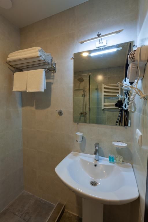 Solomon Hotel 4*