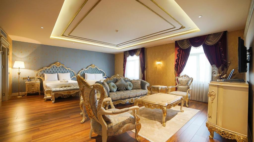 Wyndham Batumi 5*