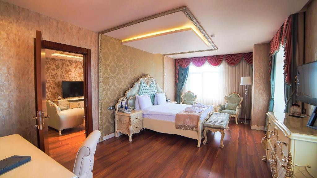 Wyndham Batumi 5*