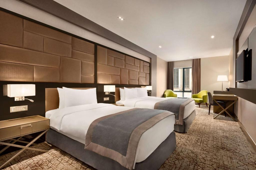Wyndham Grand Tbilisi 5*