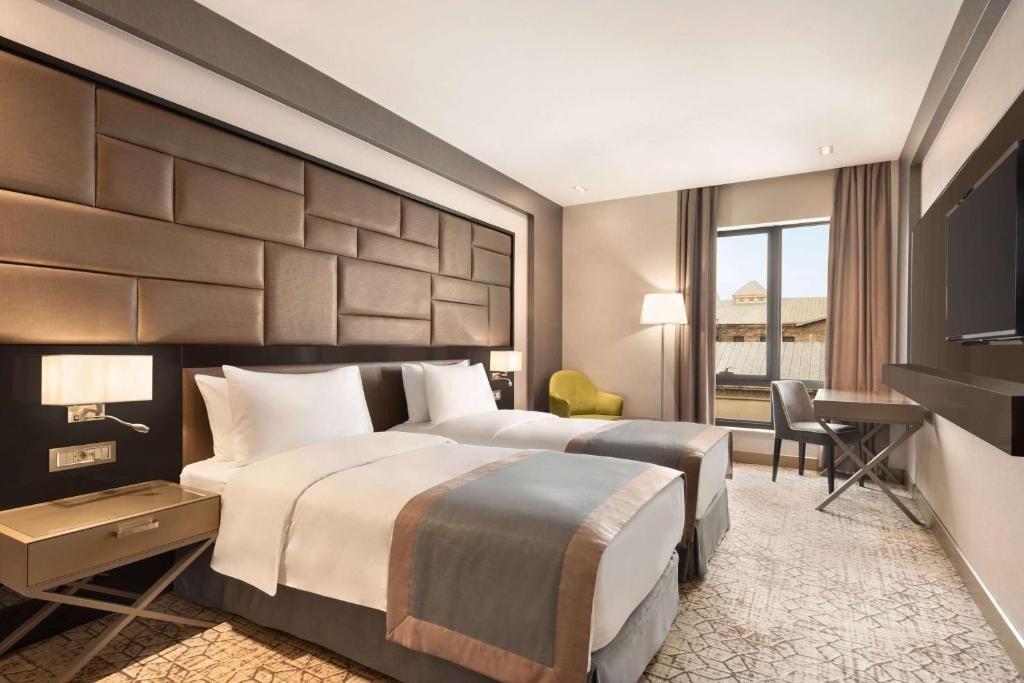 Wyndham Grand Tbilisi 5*