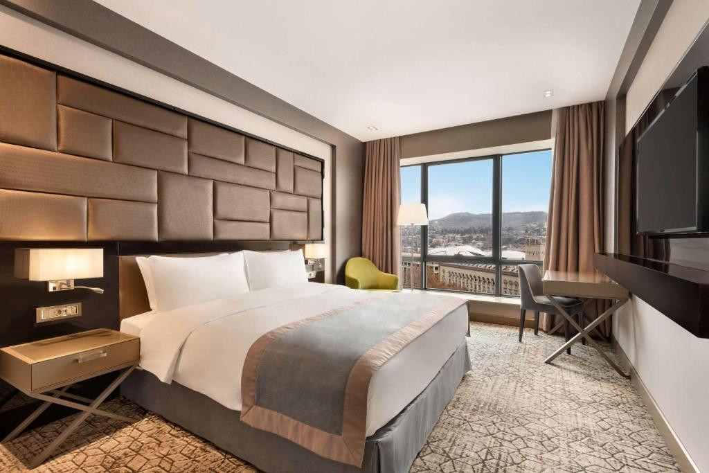 Wyndham Grand Tbilisi 5*