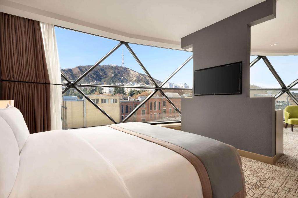 Wyndham Grand Tbilisi 5*