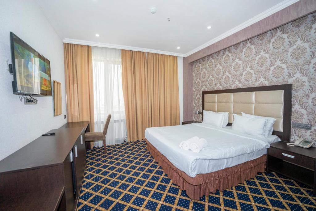 Corniche Hotel Baku 4*