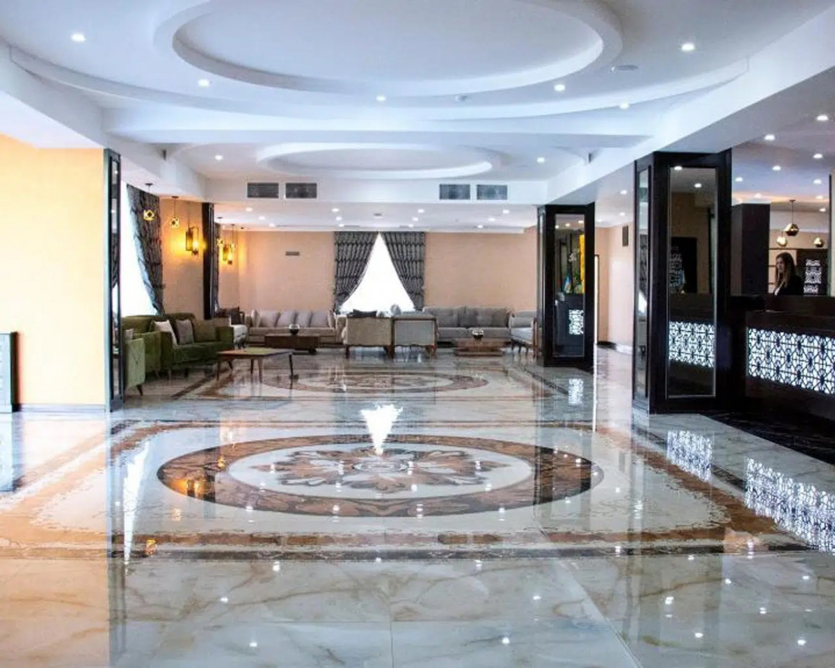 Corniche Hotel Baku 4*