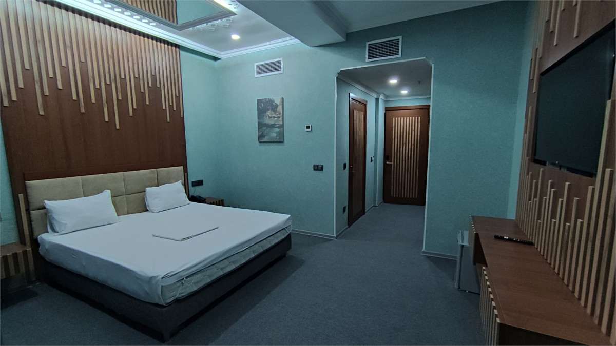 Corniche Hotel Baku 4*