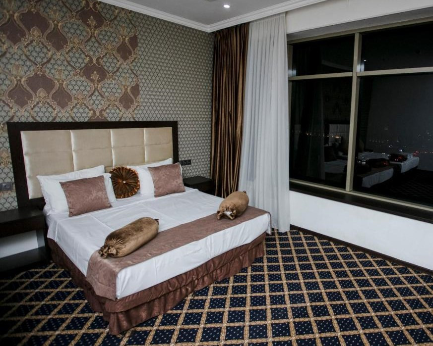 Corniche Hotel Baku 4*