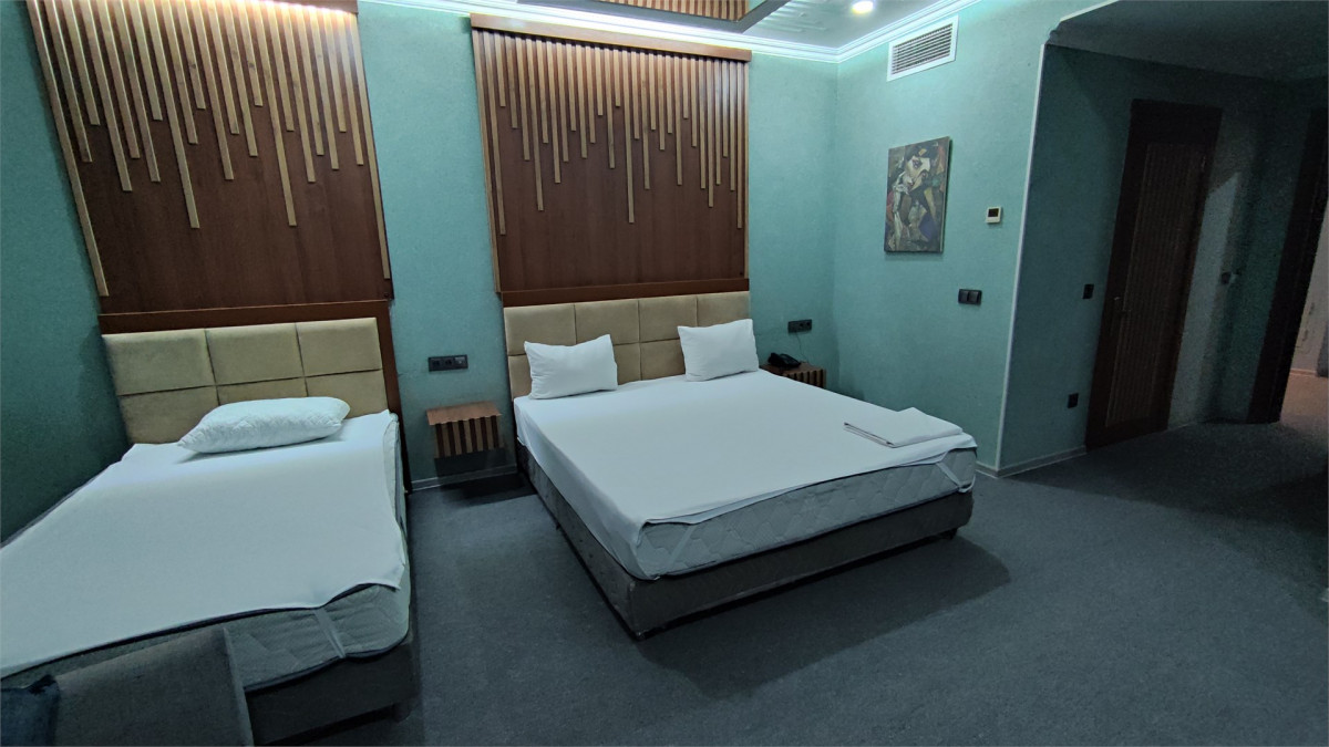 Corniche Hotel Baku 4*