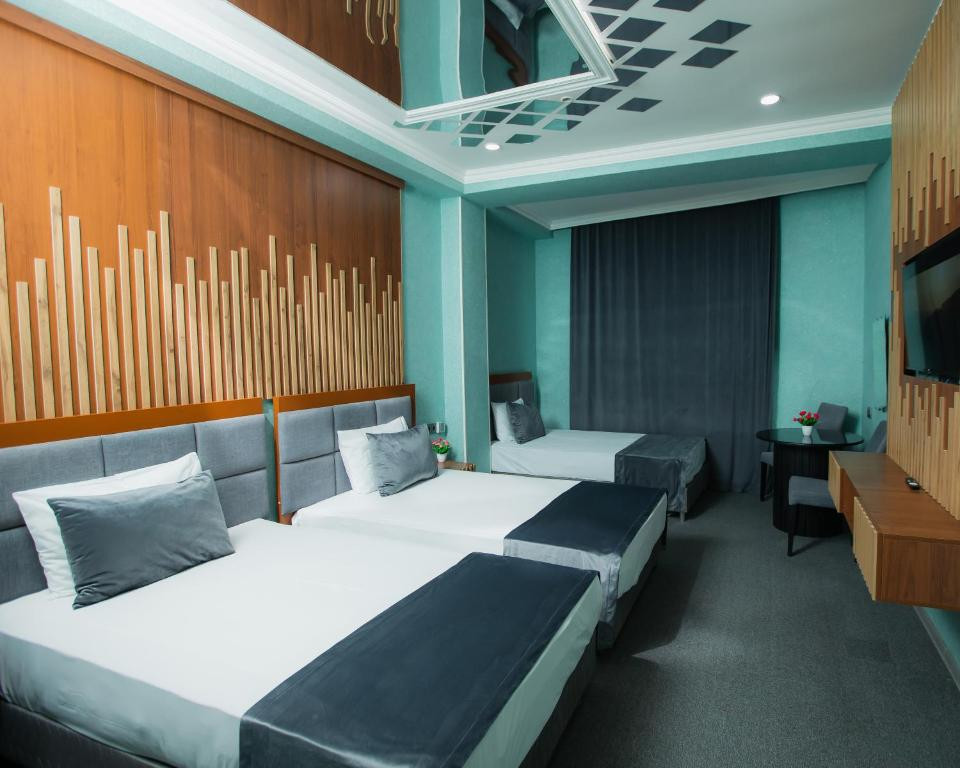 Corniche Hotel Baku 4*