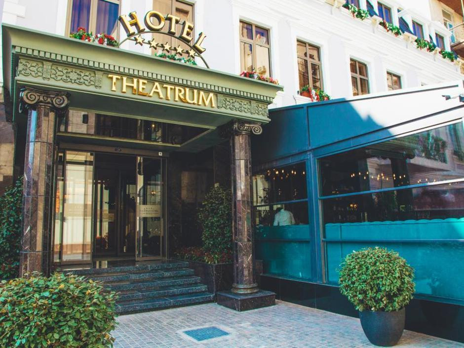Theatrum Hotel Baku 5*