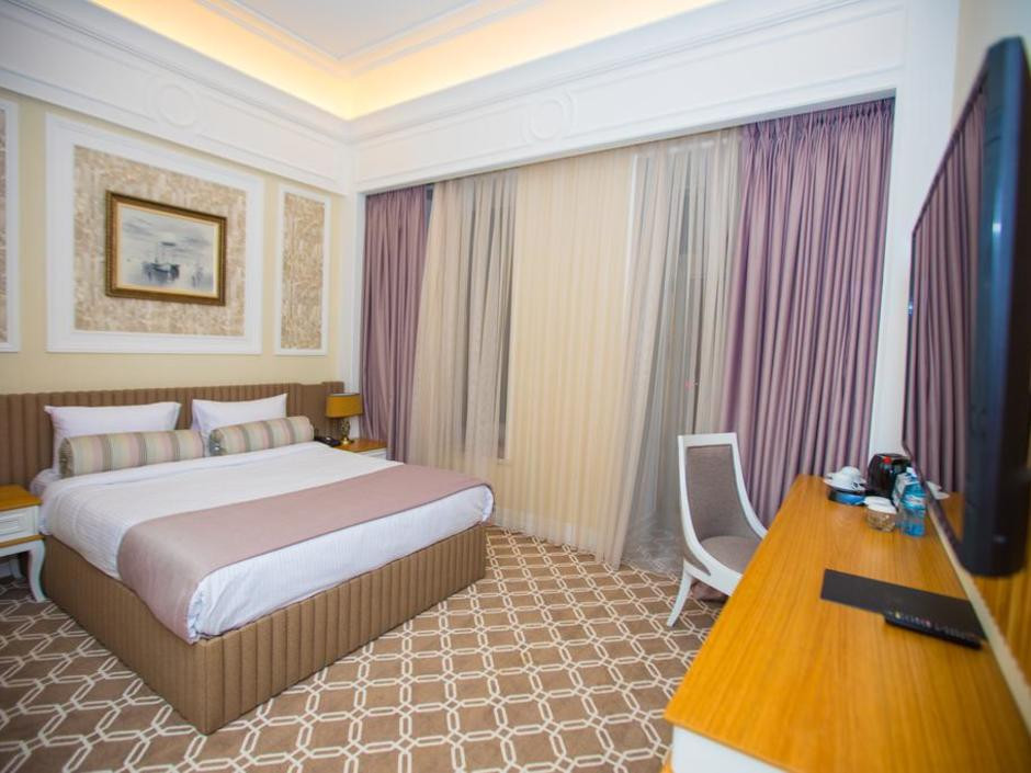 Theatrum Hotel Baku 5*