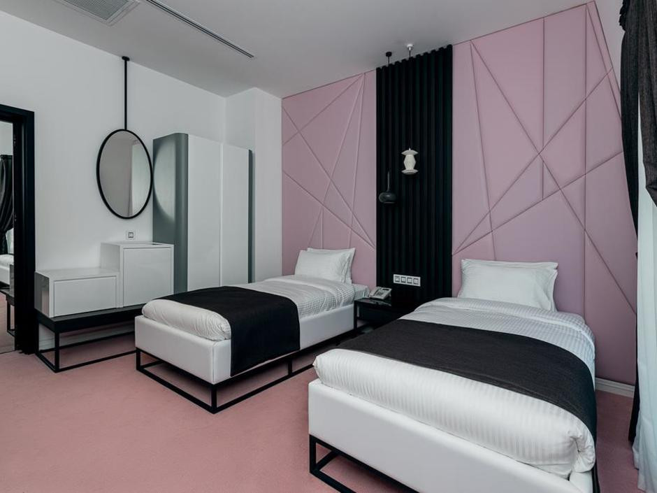 Ivy Garden Hotel 4*