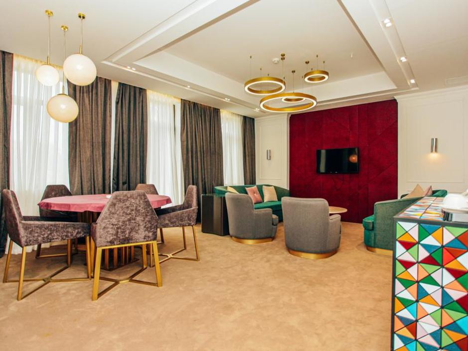 Ivy Garden Hotel 4*