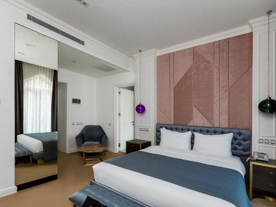 Ivy Garden Hotel 4*