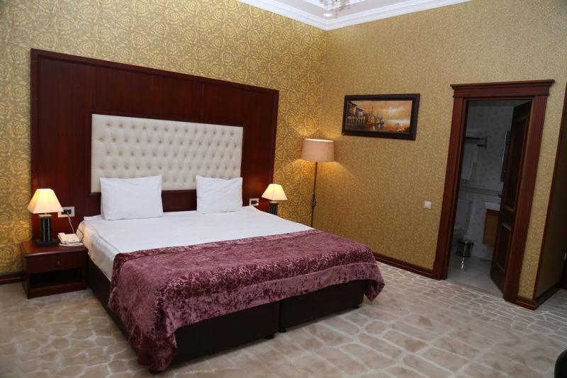 Clover Hotel Baku 4*