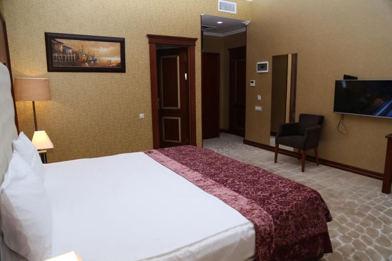 Clover Hotel Baku 4*