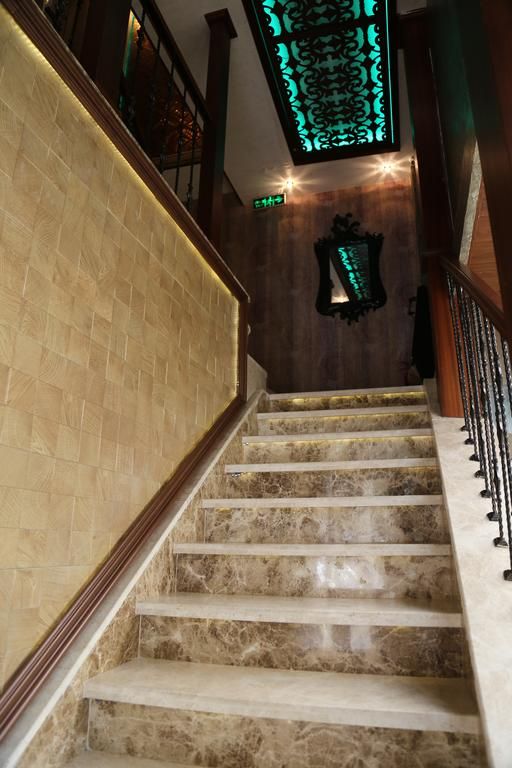 Clover Hotel Baku 4*