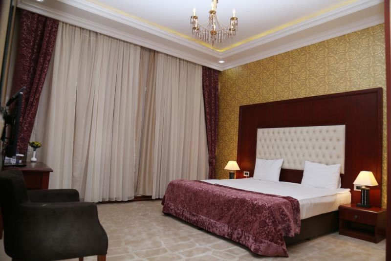Clover Hotel Baku 4*
