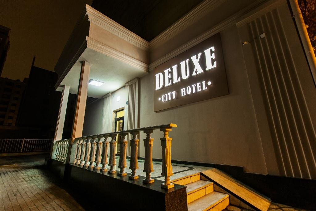 Deluxe City Hotel 3*