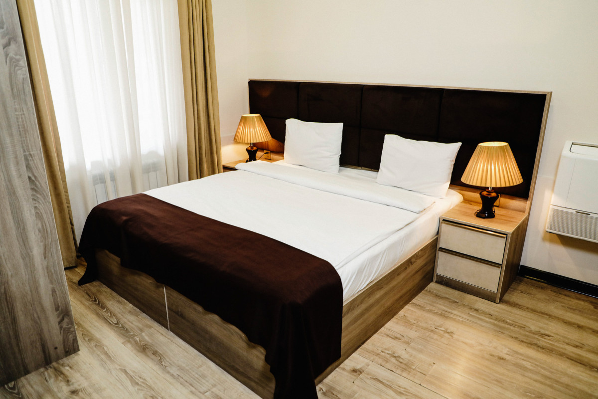 Deluxe City Hotel 3*