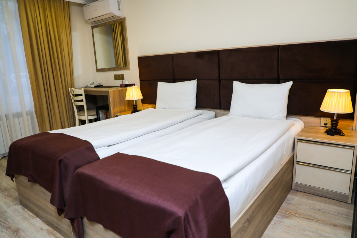 Deluxe City Hotel 3*