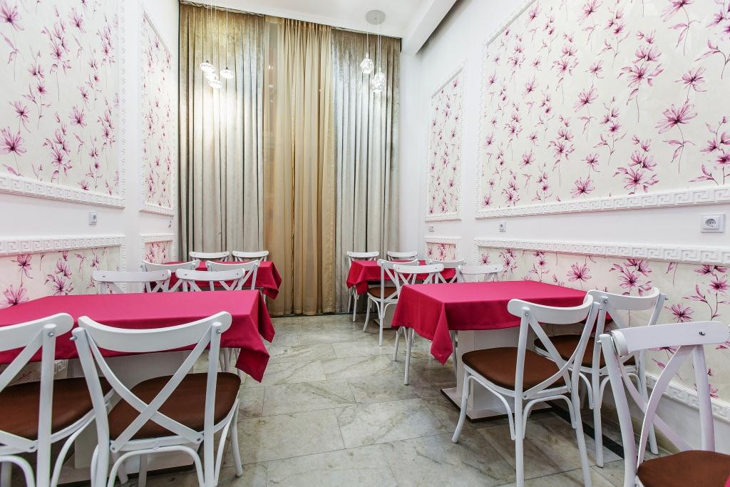 Deluxe City Hotel 3*
