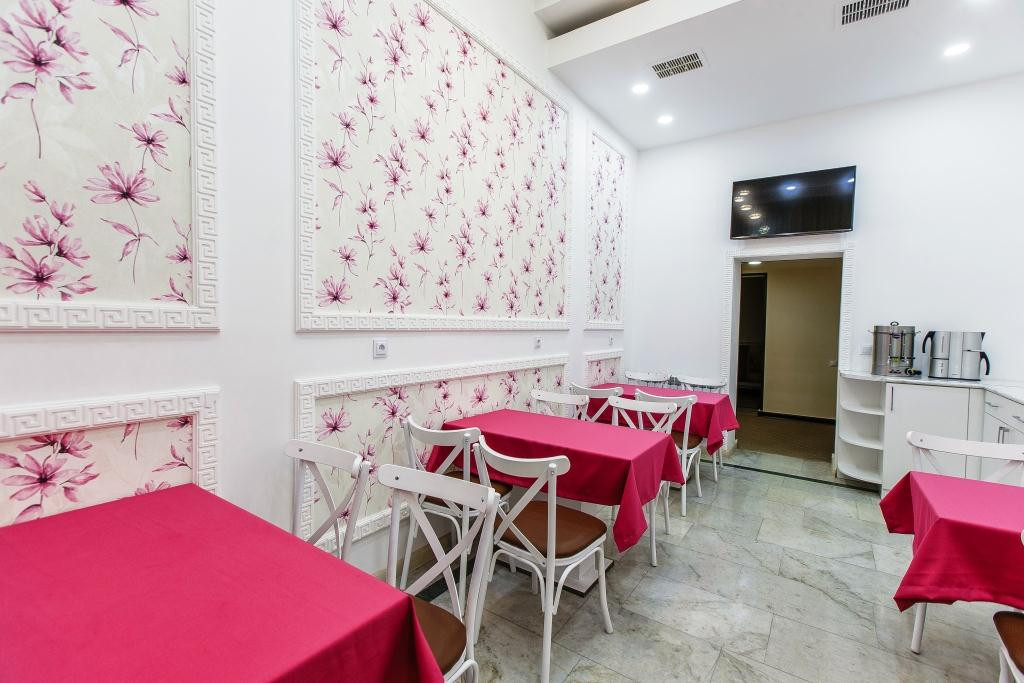 Deluxe City Hotel 3*