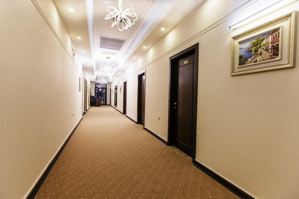 Deluxe City Hotel 3*