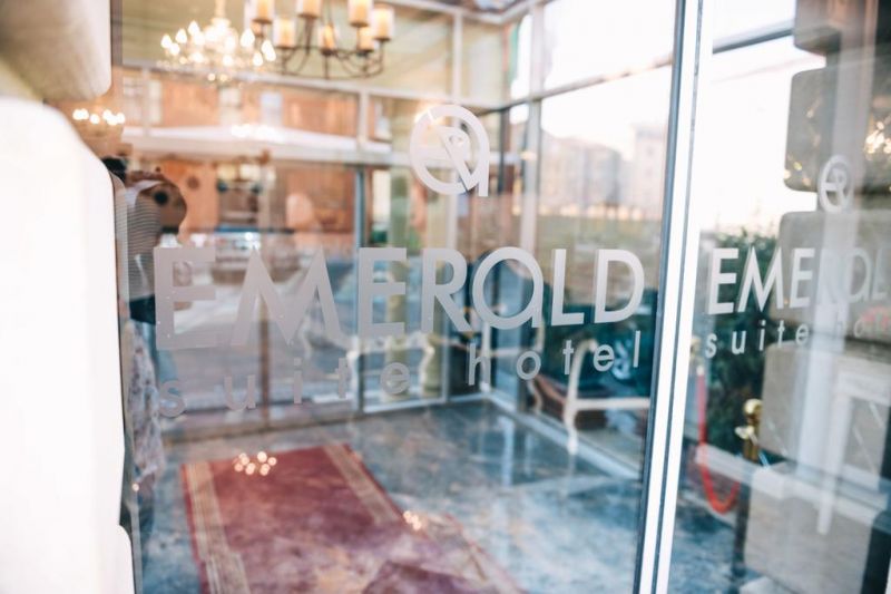 Emerald Suite Hotel 4*