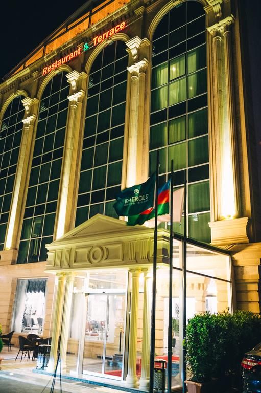 Emerald Suite Hotel 4*