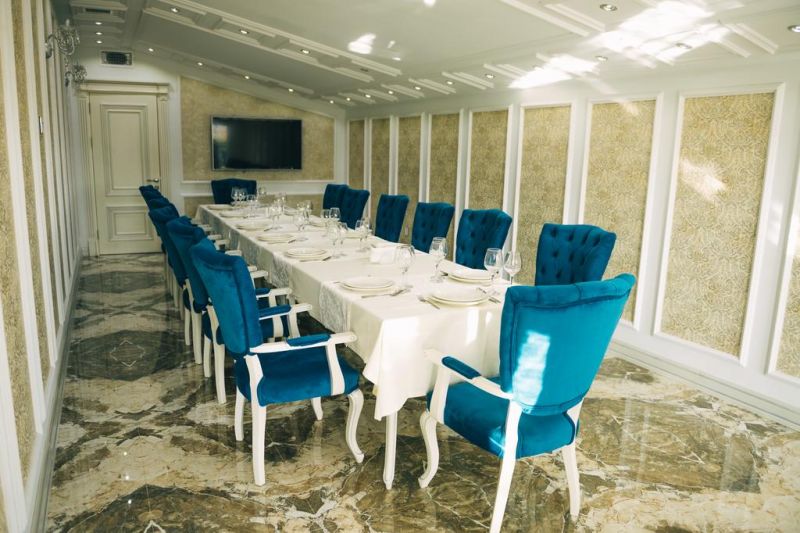 Emerald Suite Hotel 4*